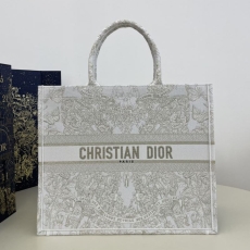 Christian Dior Shopping Bags